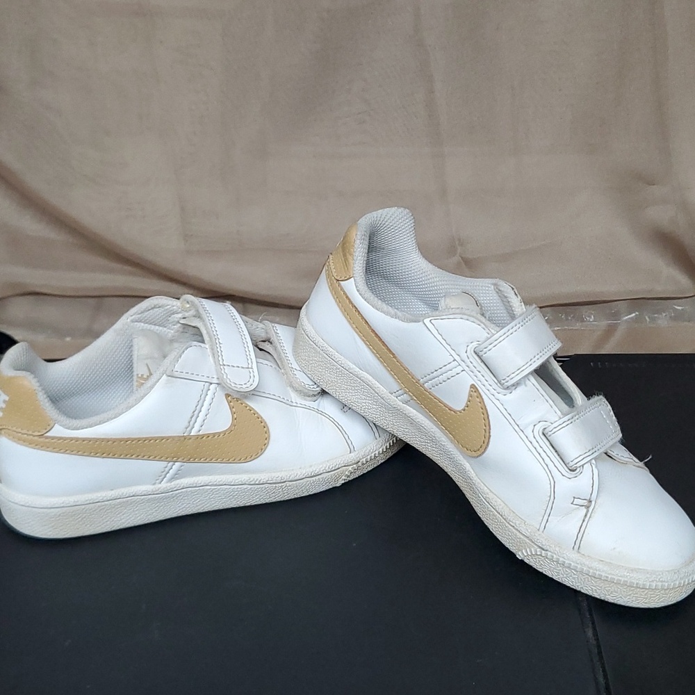 Nike, kids sneakers with velcro, white and tan, size 1